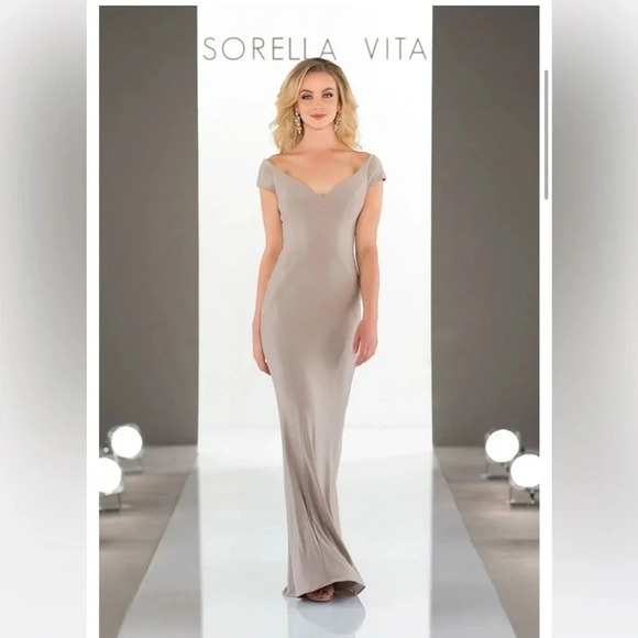 Sorella Vita Cap Sleeve Formal Gown Women’s size 10 - Picture 2 of 12